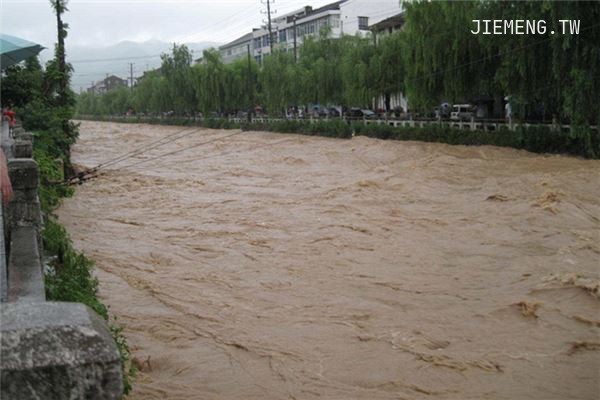 梦见发洪水