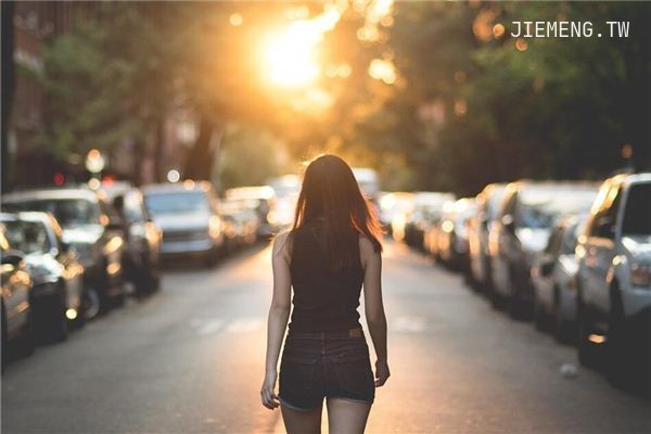 为什么做梦老是梦见自己光着膀子？探索梦境背后的深层含义