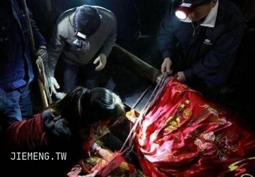梦见自己埋死人
