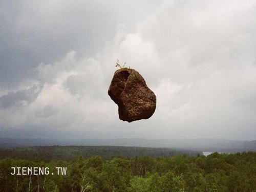 梦见天上掉石头